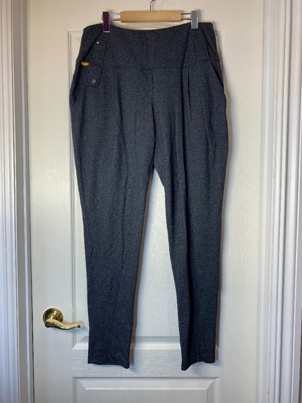 Lolë Women’s Dark Heather Gray Stretch Tapered Jogger Pants Pockets Comfy Size L
